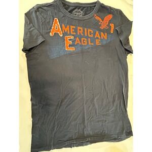 American Eagle Graphic T-Shirt Womens Medium Athletic Fit Distressed Tee
